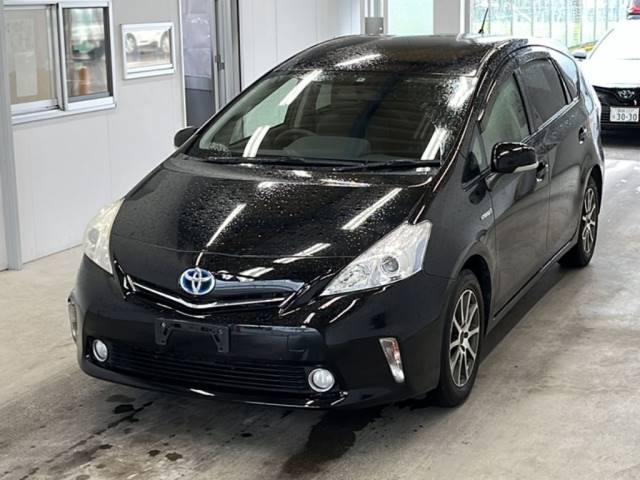 3308 TOYOTA PRIUS ALPHA ZVW41W 2012 г. (KCAA Minami Kyushu)